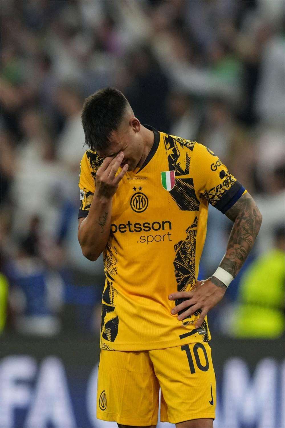 荷甲赛程吃紧；费耶诺德清晨止住颓势；气氛紧张；轮换策略成焦点的简单介绍-九游登录